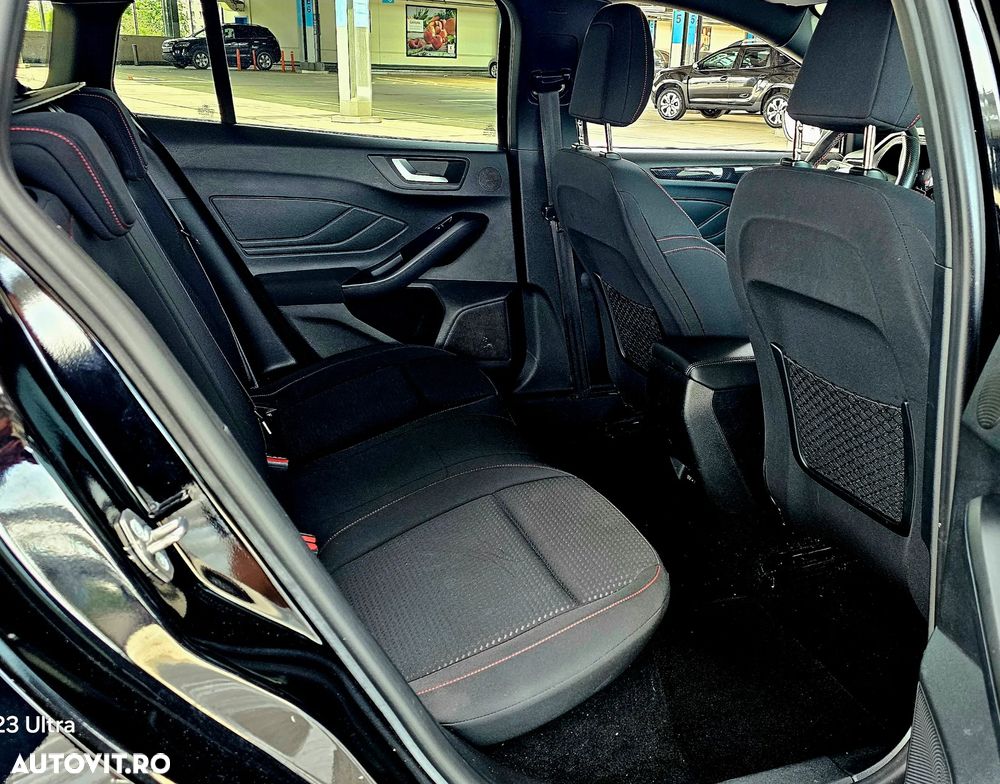 Ford Focus 1.5 EcoBoost Start-Stopp-System ST-LINE - 11