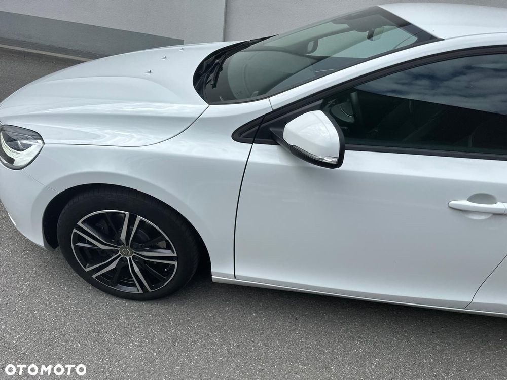 Volvo V40 D2 Drive-E Momentum - 11