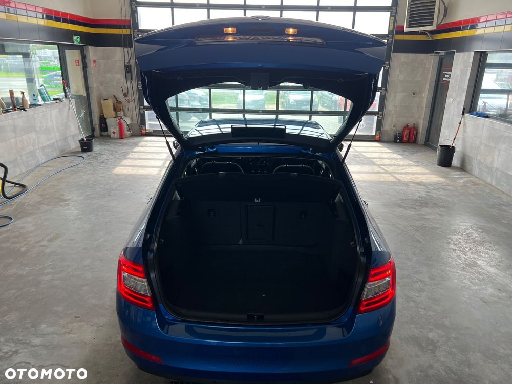 Skoda Octavia 2.0 TDI Ambition DSG - 19