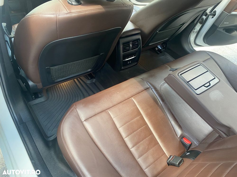 BMW Seria 3 320d xDrive AT MHEV - 24