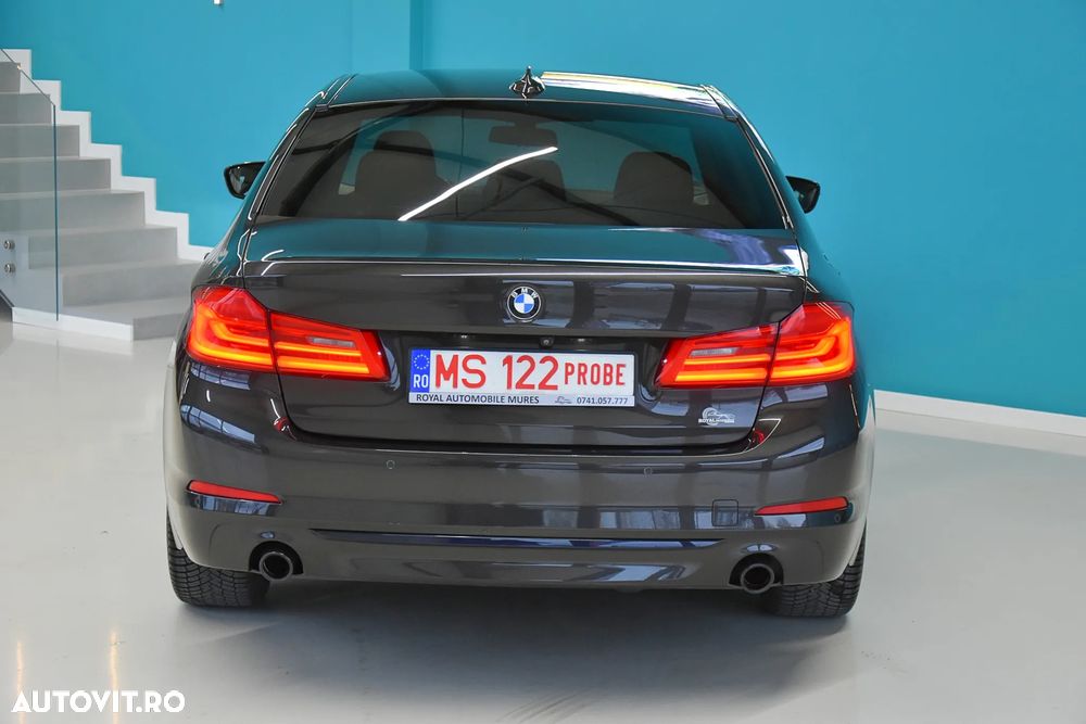 BMW Seria 5 520d Aut. Luxury Line - 12