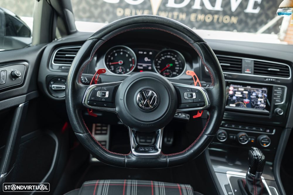 VW Golf GTI Performance BlueMotion DSG - 10