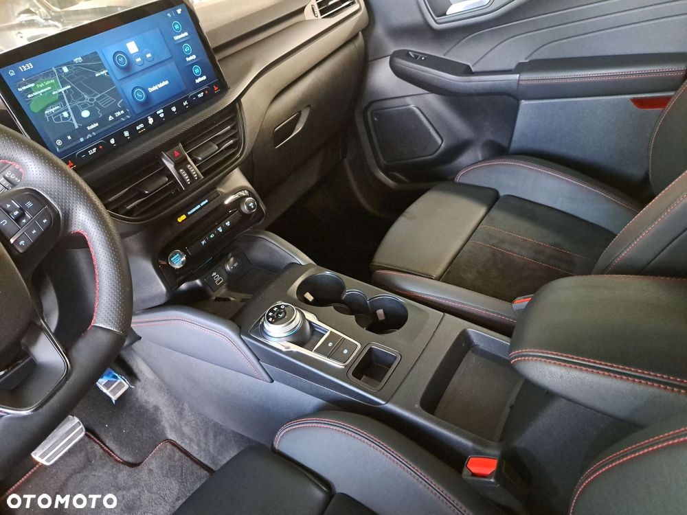 Ford Kuga - 32
