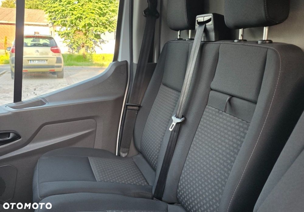 Ford Transit - 12