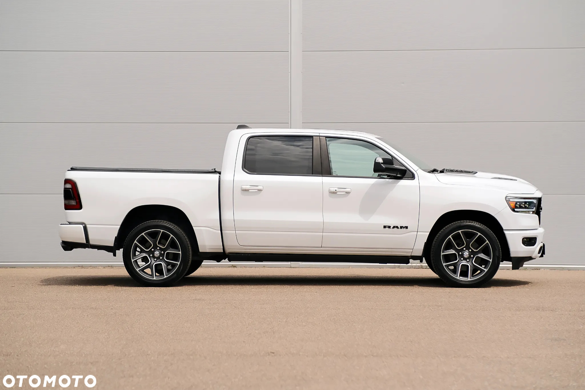 RAM 1500 5.7 Crew Cab Shortbed Laramie Sport - 8
