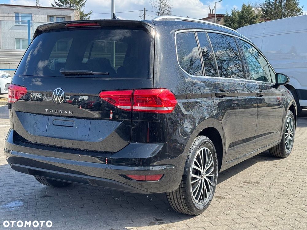 Volkswagen Touran - 13