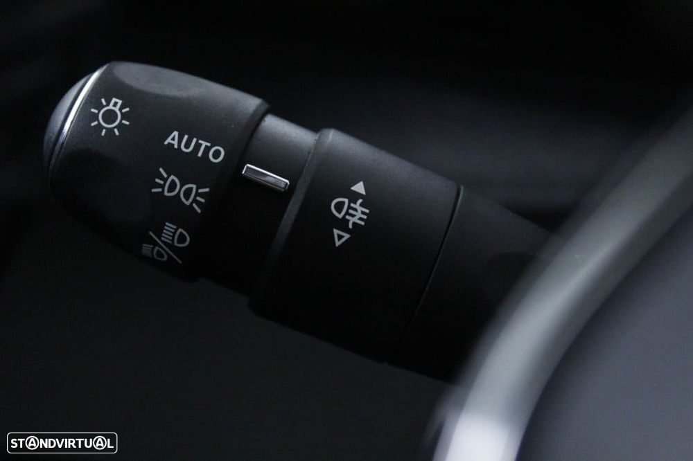 Peugeot 408 1.2 Hybrid Allure e-DCS6 - 25