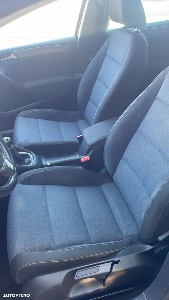 Volkswagen Golf - 6