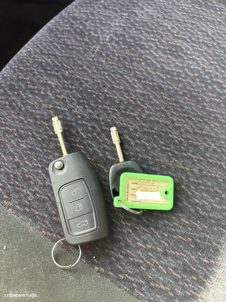 Ford Focus SW 1.4 Ambiente - 4