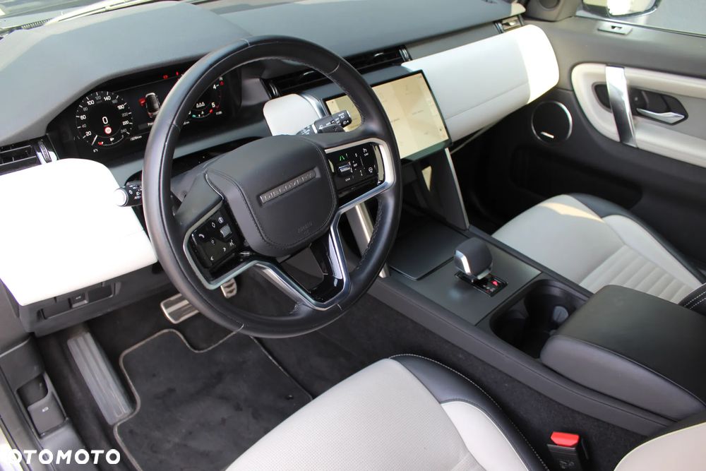 Land Rover Discovery Sport - 11
