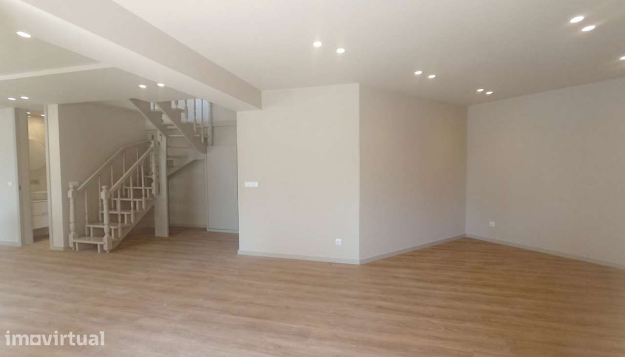 Venda de Apartamento T3 duplex, Póvoa de Varzim - Grande imagem: 2/18