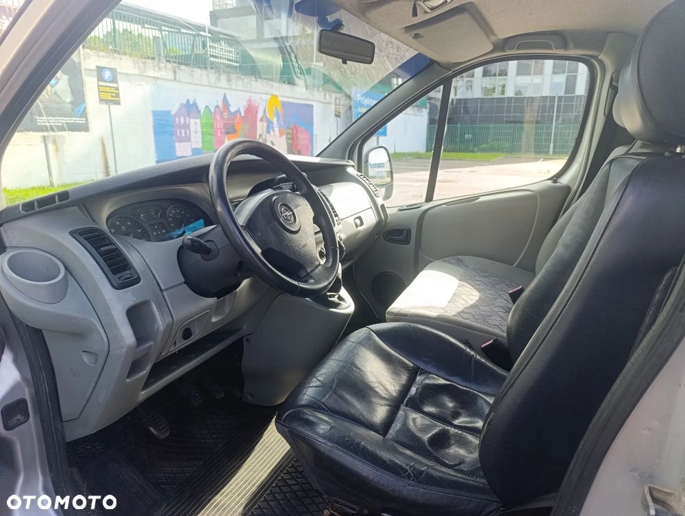 Opel Vivaro - 9