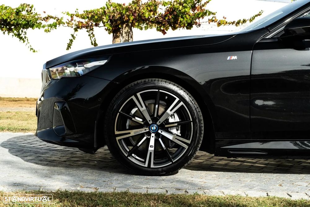 BMW i5 eDrive40 Pack Desportivo M - 39