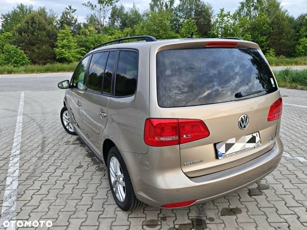 Volkswagen Touran - 25