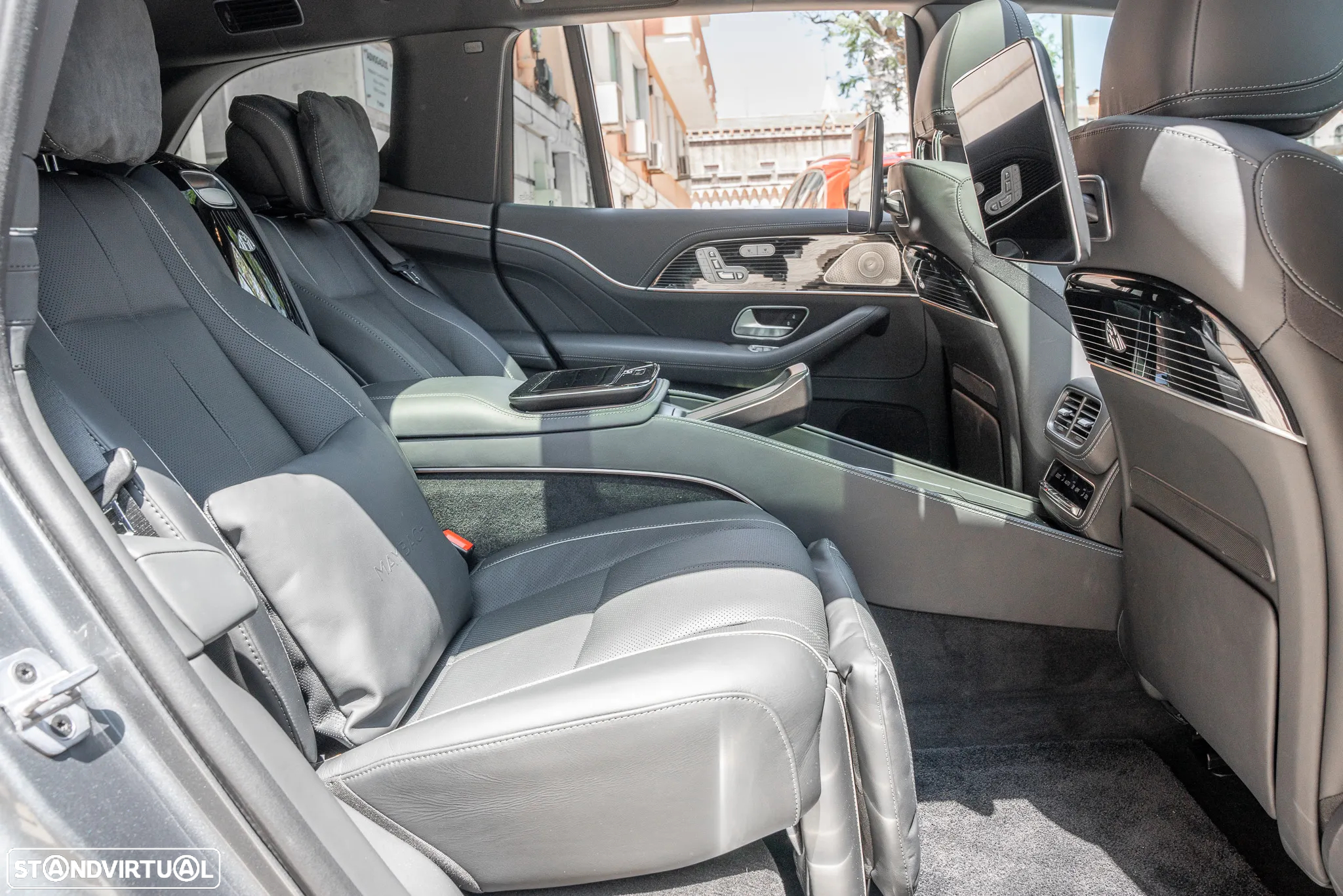 Mercedes-Benz GLS 600 Maybach 4Matic - 45