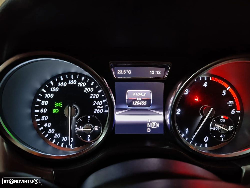 Mercedes-Benz ML 350 BlueTEC - 12