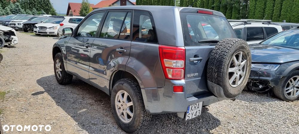 Suzuki Grand Vitara 2.7 V6 - 4