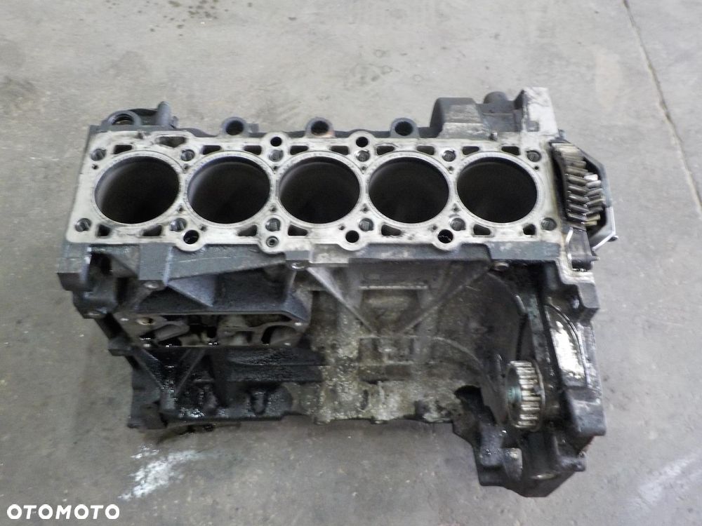VW T5 2.5 TDI AXD AXE BLOK SILNIKA - 2