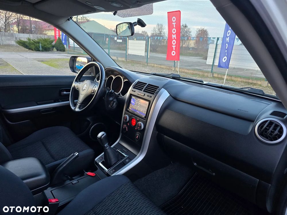 Suzuki Grand Vitara 2.4 Premium - 12