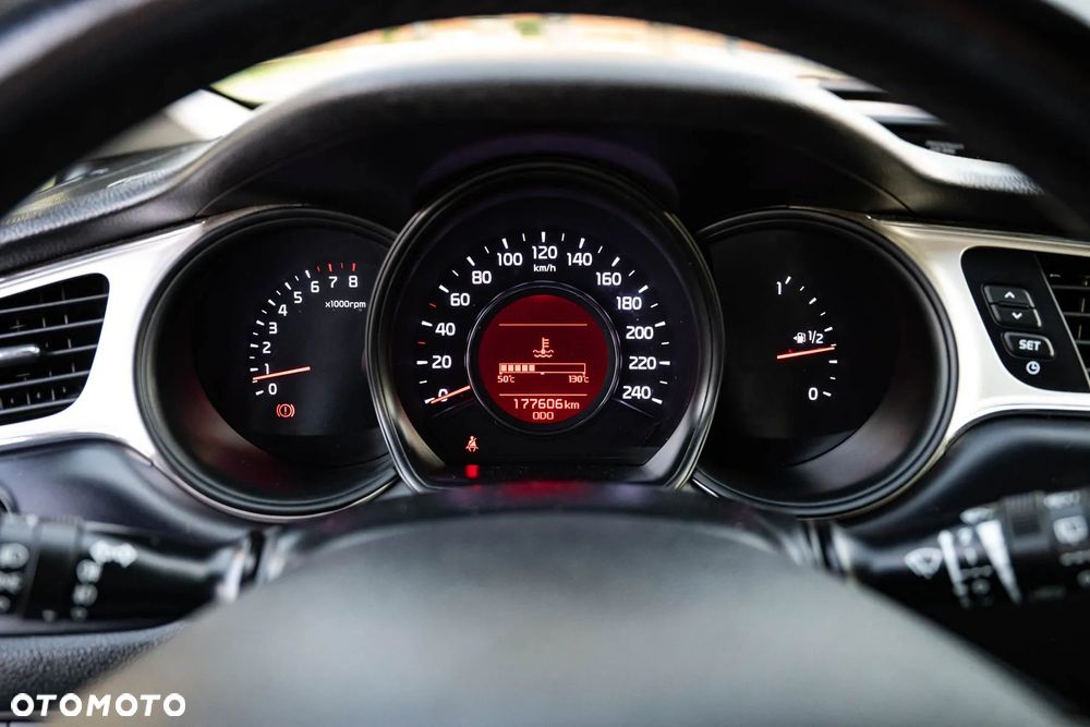 Kia Ceed 1.4 Attract - 13