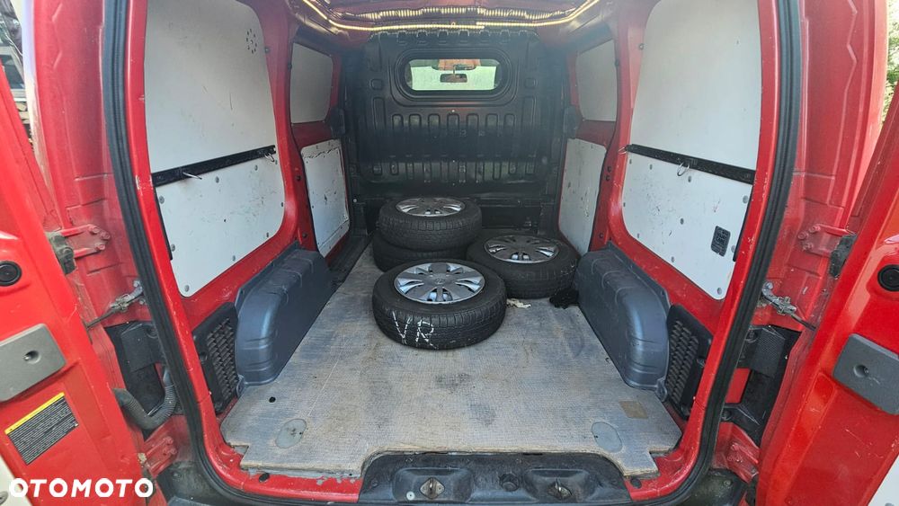 Nissan NV200 - 18