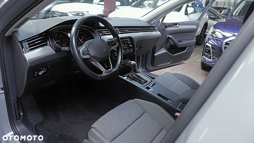 Volkswagen Passat - 13
