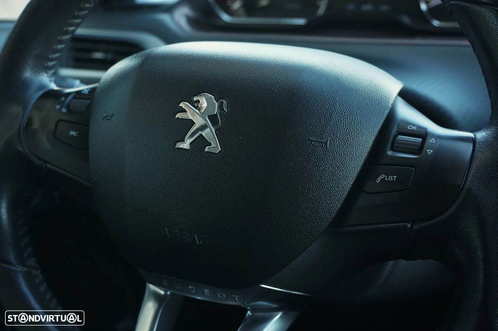 Peugeot 2008 1.2 VTi Active - 28