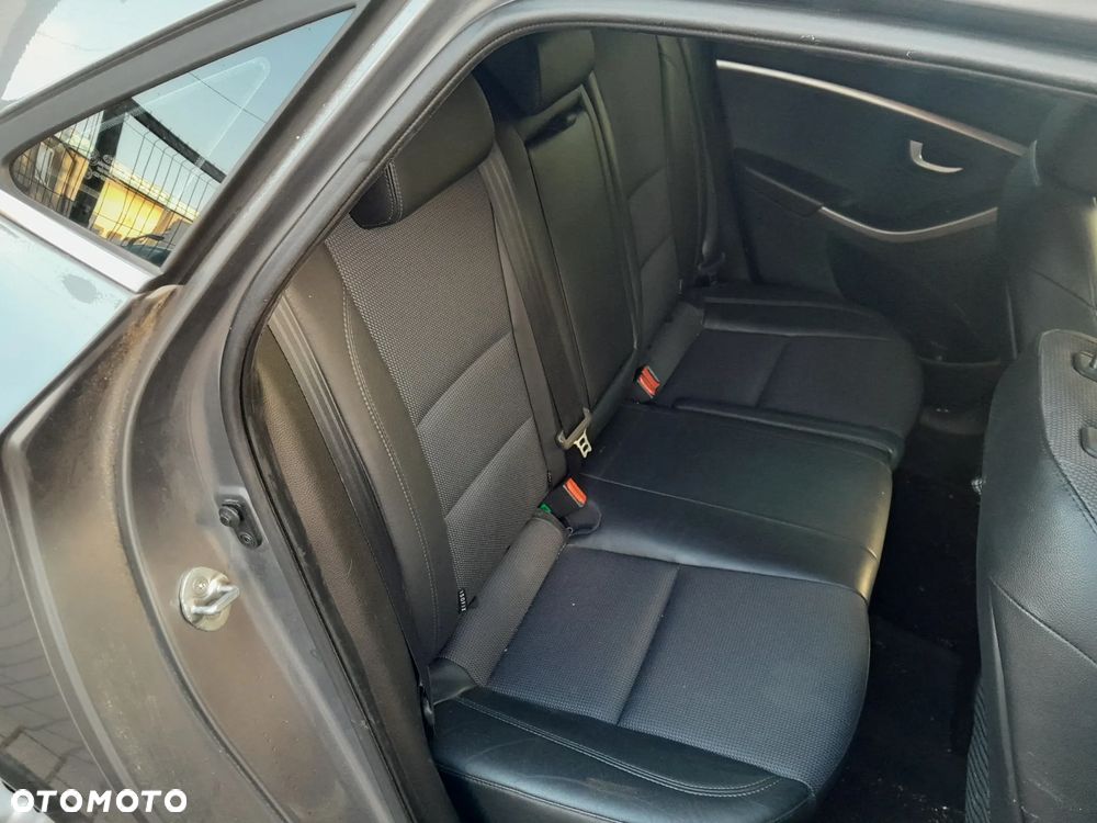 Hyundai i30 blue 1.6 GDI Passion - 21