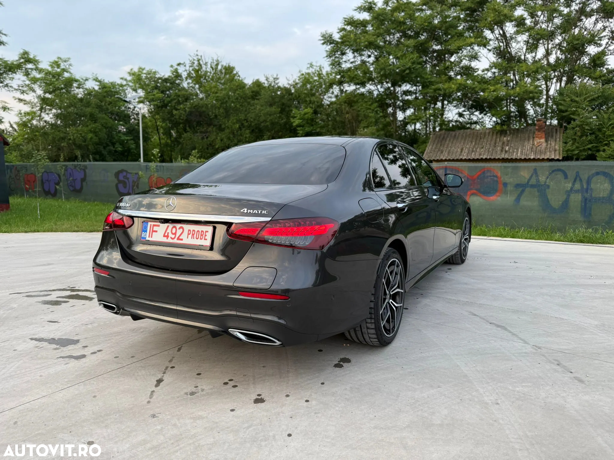 Mercedes-Benz E - 15