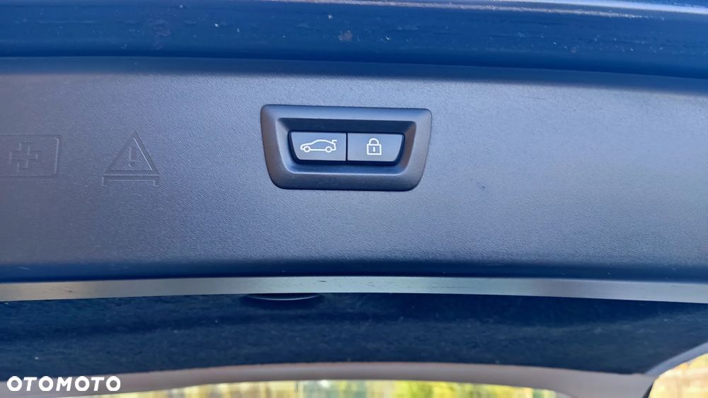 BMW Seria 5 520d Touring Luxury Line - 9