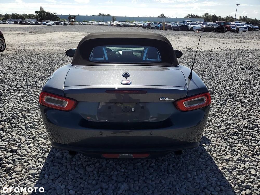 Fiat 124 Spider - 6