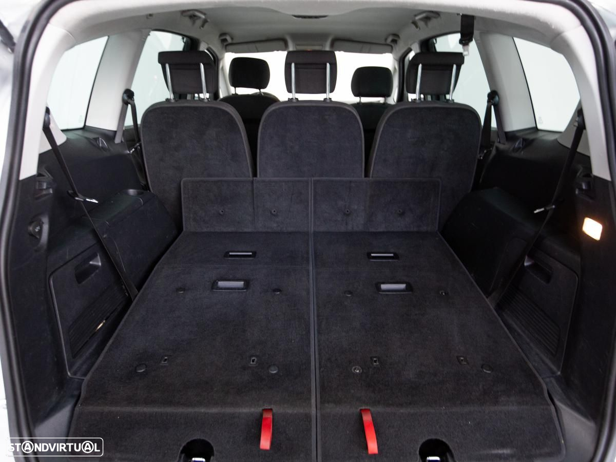 Ford S-Max - 13