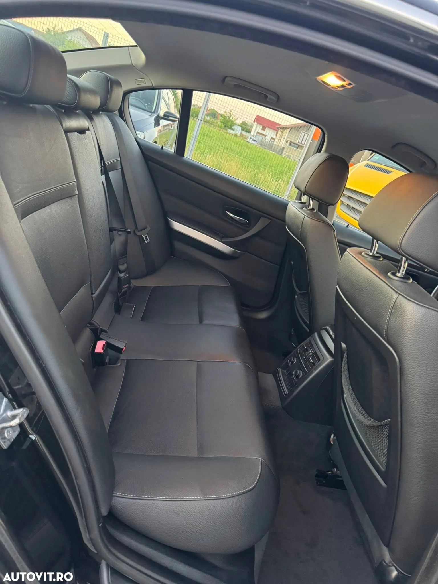 BMW Seria 3 318d Touring Luxury Line - 10