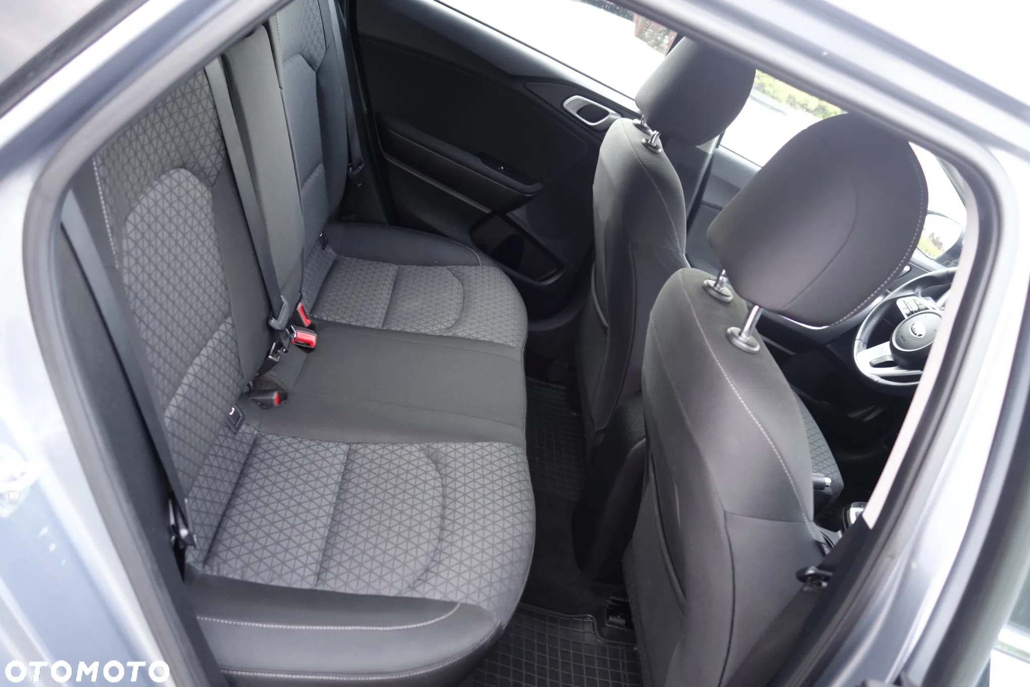 Kia Ceed - 9