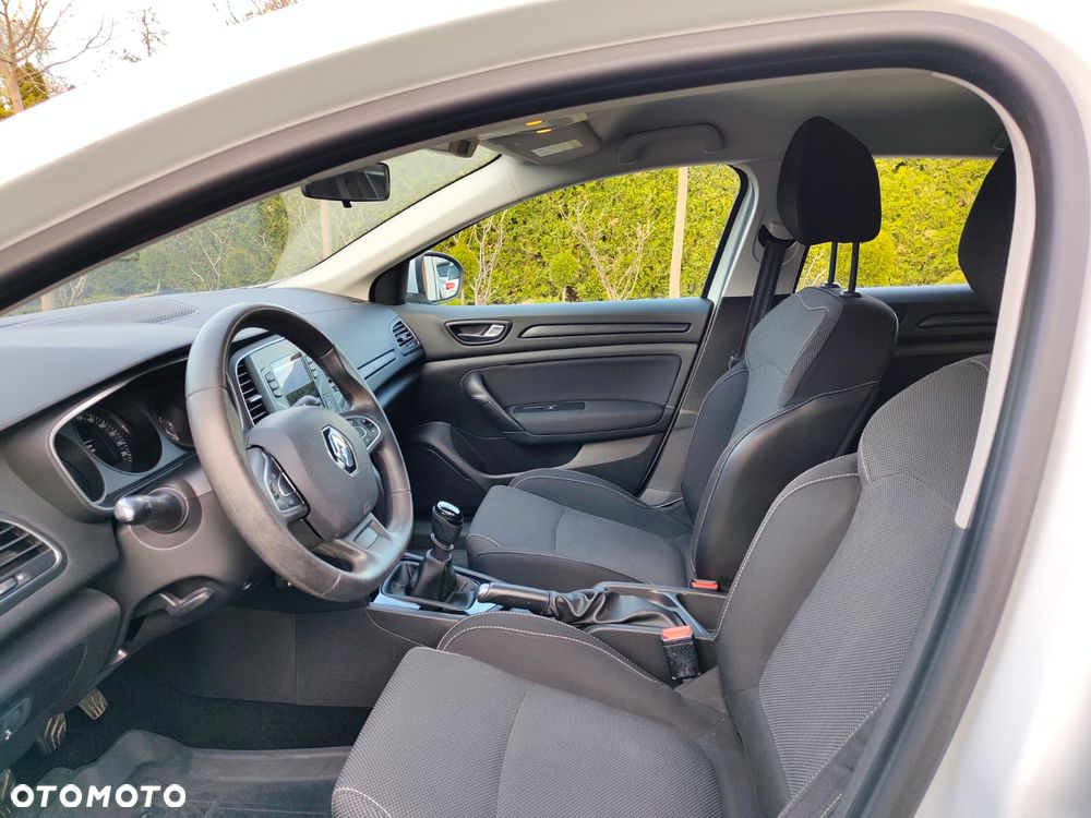 Renault Megane ENERGY TCe 100 LIFE - 11
