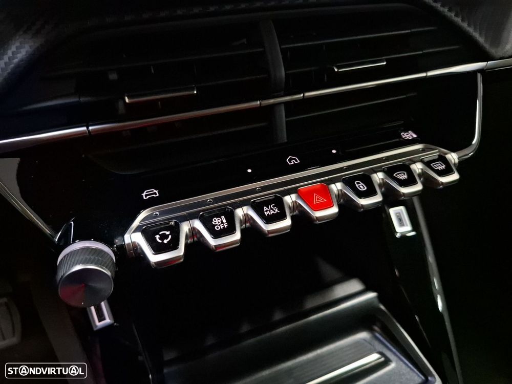Peugeot 208 1.2 Hybrid Allure e-DCS6 — fotografia 18