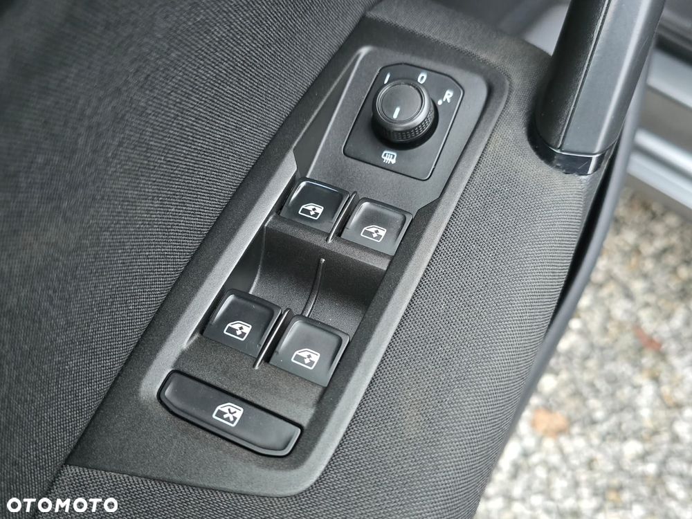 Volkswagen Touran - 20