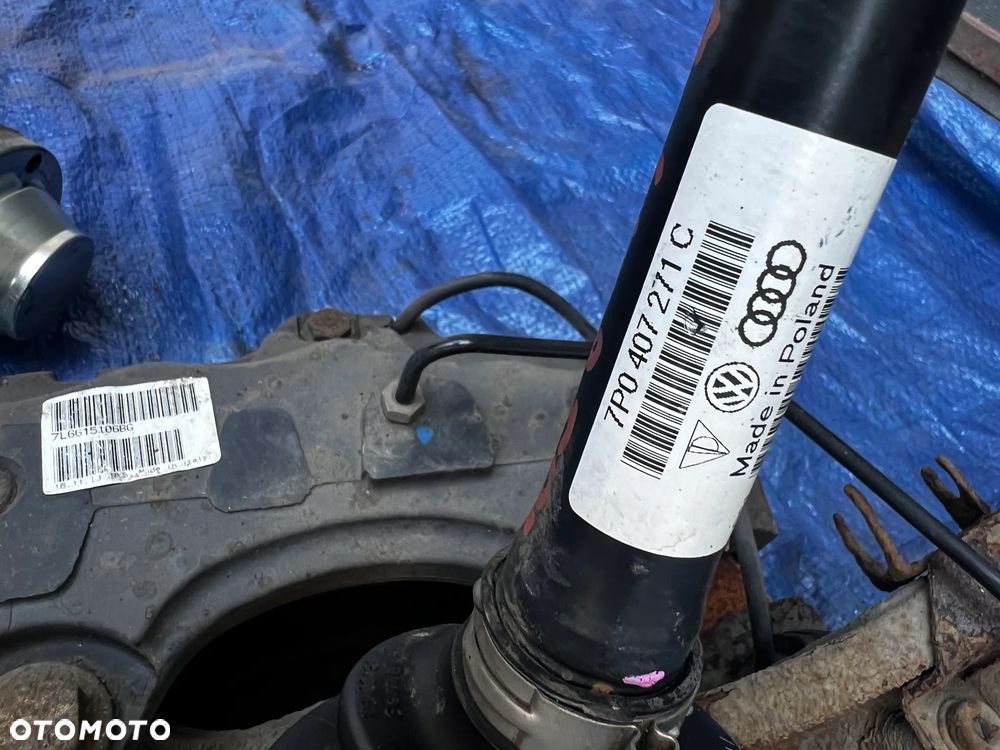 ZWROTNICA AUDI Q7 ZWROTNICA MCPHERSON PRAWY  LEWY AUDI Q7 4,2 TDI - 9