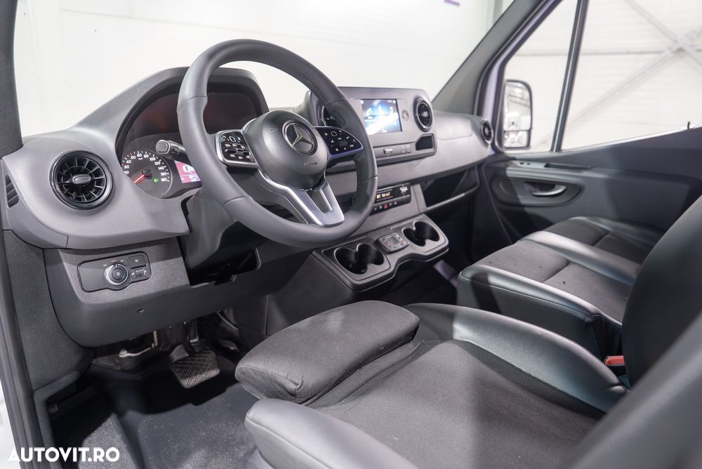 Mercedes-Benz Sprinter - 16