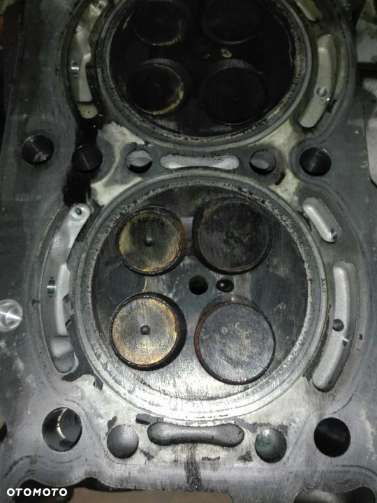 Głowica Mercedes V6 OM642 - 4