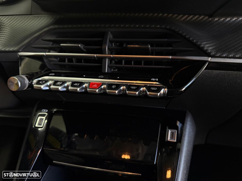 Peugeot 208 1.2 Hybrid Allure e-DCS6 - 28