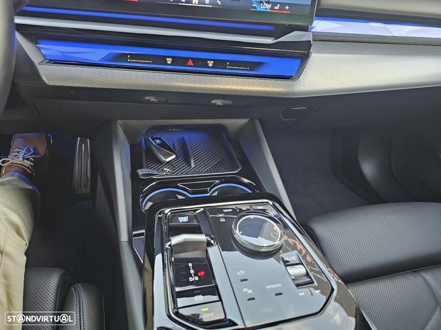 BMW i5 eDrive40 Pack Desportivo M - 48