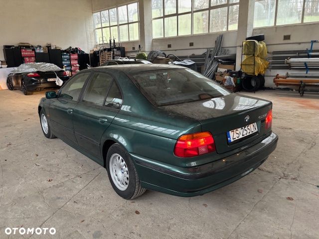 BMW Seria 5 520i - 4