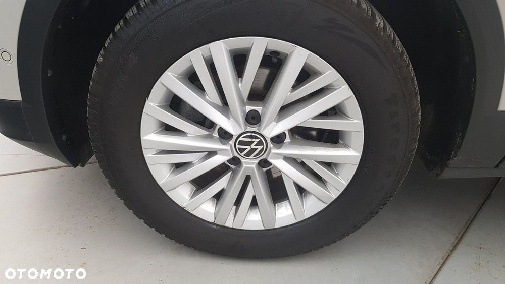 Volkswagen T-Roc - 9