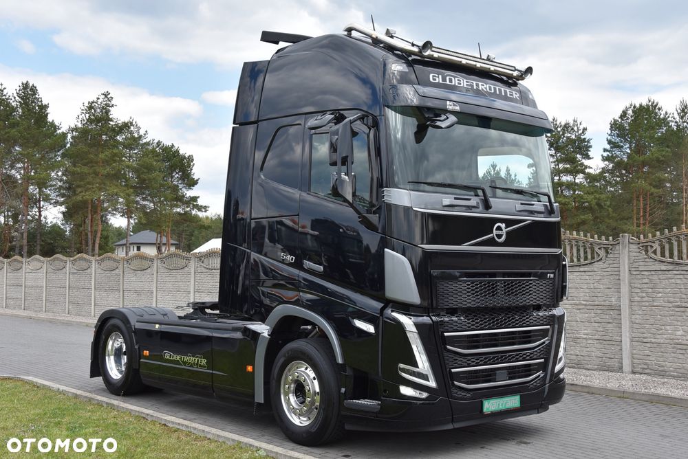 Volvo FH5 540 EURO6 / GLOBETROTTER XL / FULL-LED / KLIMA POSTOJOWA / NAWIGACJA / KAMERY / ALU FELGI / SKÓRY / CAŁY NA PODUSZKACH / TV / FULL OPCJA / STAN IDEALNY ! ! ! - 3