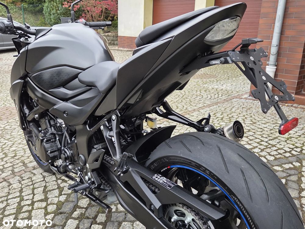 Suzuki GSX - 29