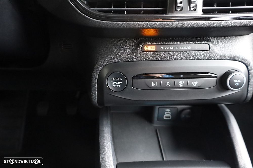 Ford Focus 1.0 EcoBoost MHEV ST-Line - 24