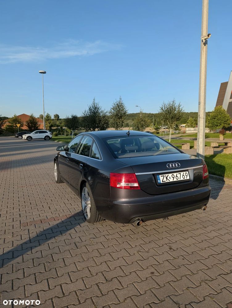 Audi A6 Limousine 2.4 - 6