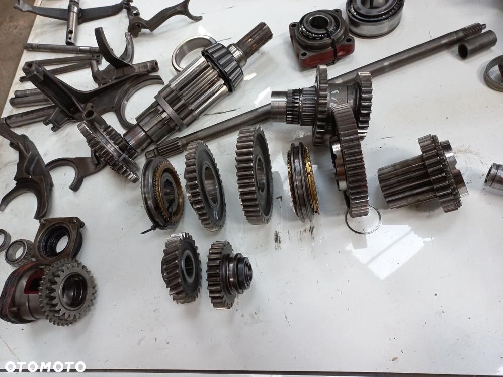 Części Deutz Agroprima,Agroxstra,Agrostar DX 3.65 4.31 4.51 4.30 4.50 4.61 4.68 4.71 4.78 Silnik BF4L 912 Skrzynia Biegów 4374043R,Most,Kabina,Podnośnik Wałek Koło Zębate Zwolnica,Atak,Pompa,Rozdzielacz,Podnośnik K4362869R,Układ Planetarny,Półoś,Synchronizator,tryb,Wałek,przystawka napędu,zwrotnica - 7