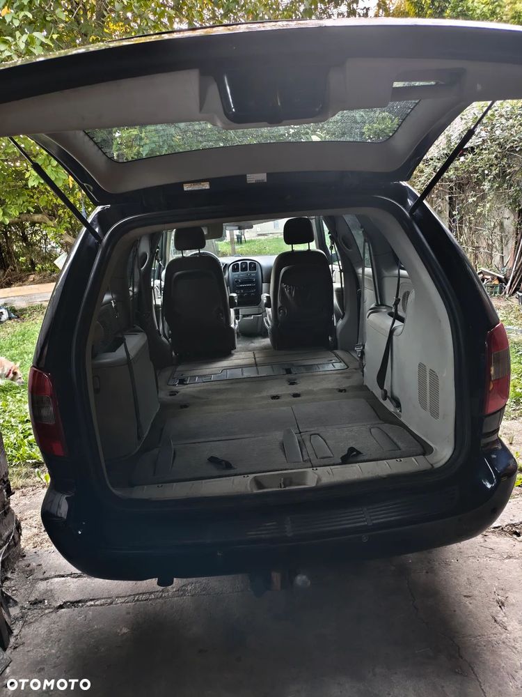 Dodge Grand Caravan - 16